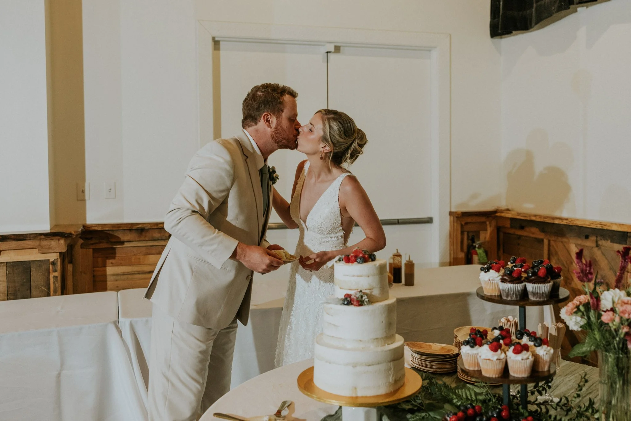 highland-brewing-asheville-north-carolina-wedding-mountain-adventurous-katy-sergent-photography-142.jpg