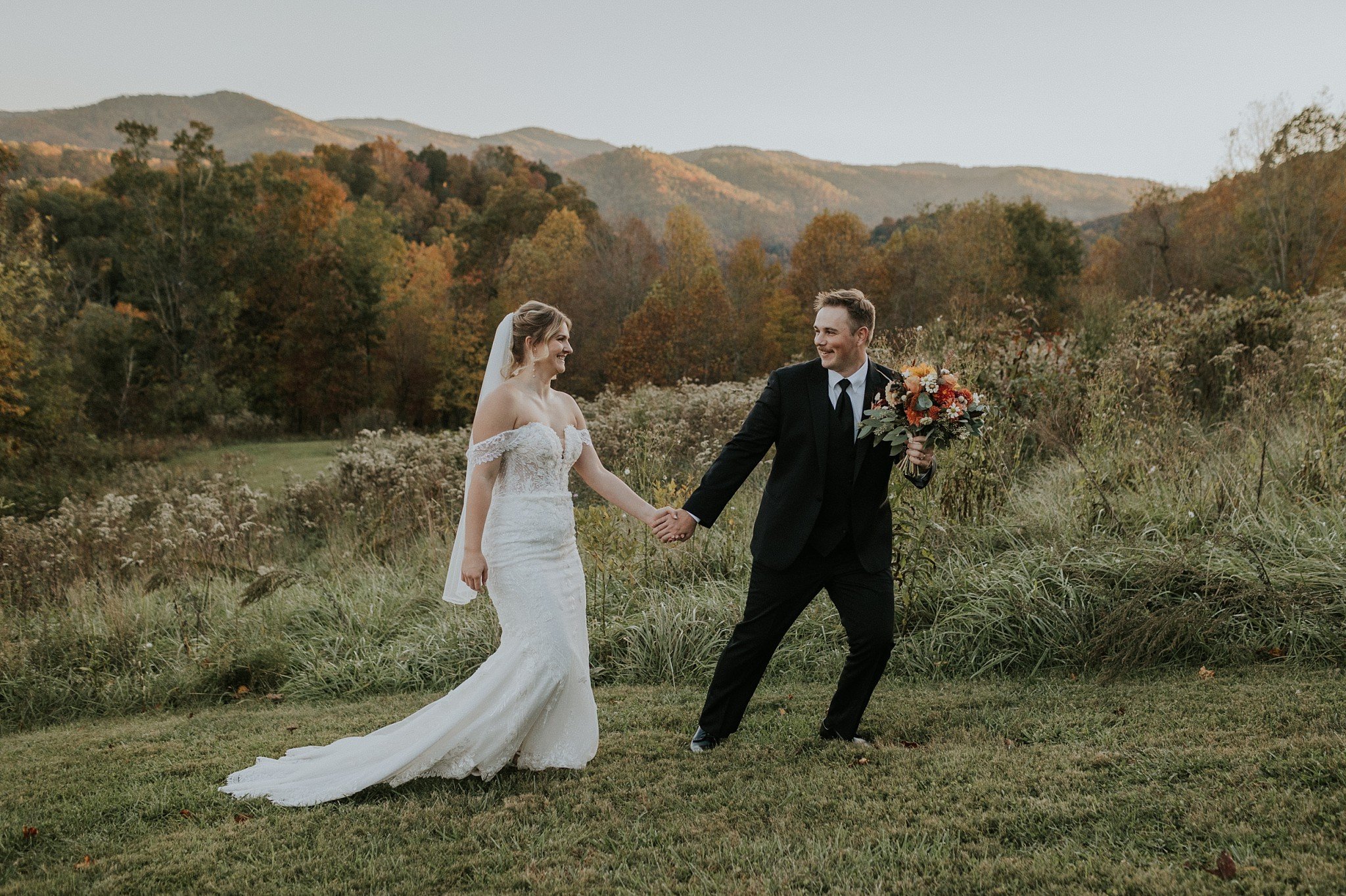 sugar-hollow-retreat-butler-tennessee-east-tn-mountain-wedding-adventure-venue-boone-north-carolina-nc-fall-katy-sergent-photography_0075.jpg