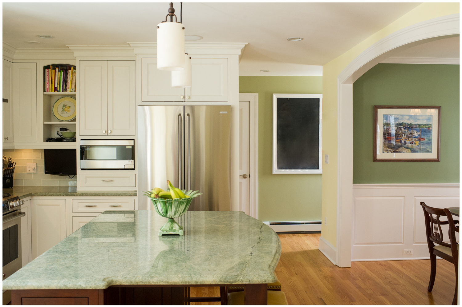 KitchenVisions-New-Traditional-Kitchen-Wellesley-3.jpg