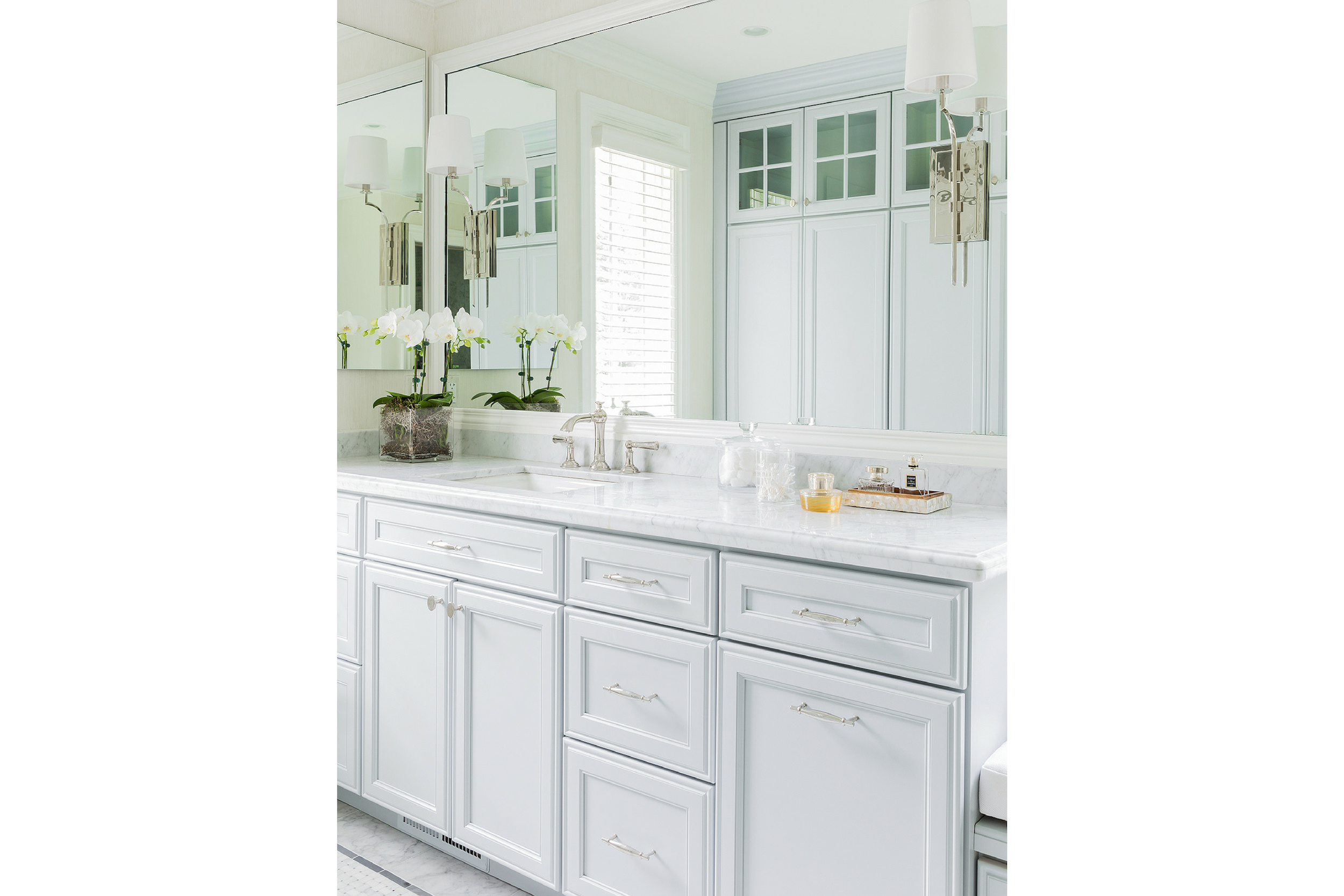 KitchenVisions-Hall-Guest-Baths-K8B0173.png