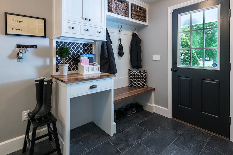 KitchenVisions-wayland-mudroom-with-desk-and-storage.jpeg