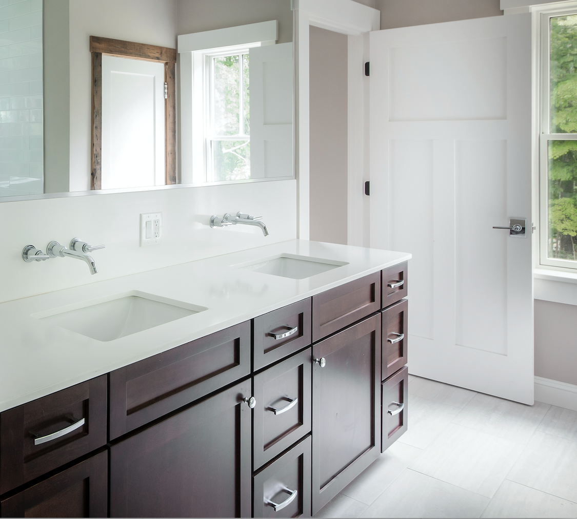 Pental Super White Quartz surface master bath. Photo by: Michael Lefebvre