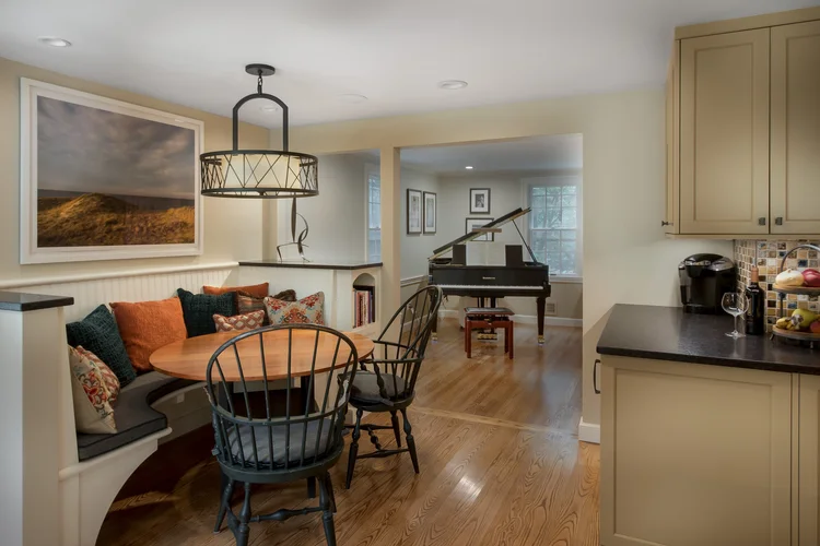 Casual Dining Options vs. The Formal Dining Room