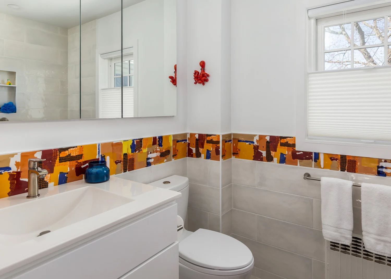 Bold+Tile+Border+Belmont+Bath+KitchenVisions.jpg