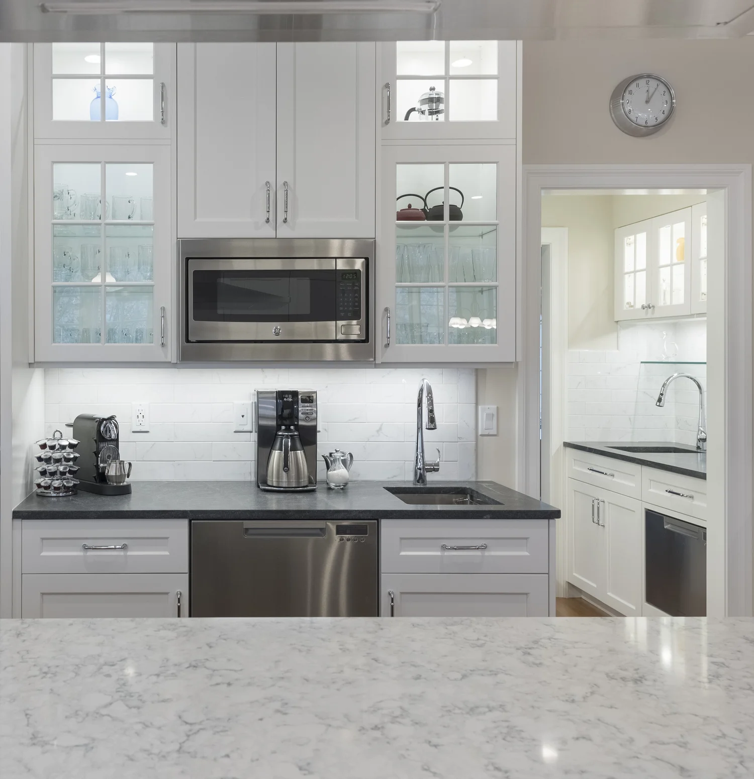 Acton+kitchen+view+into_Butlers+pantry+sink+KITCHENVISIONS+kitchen+bath+design+residential+space+planning.jpg