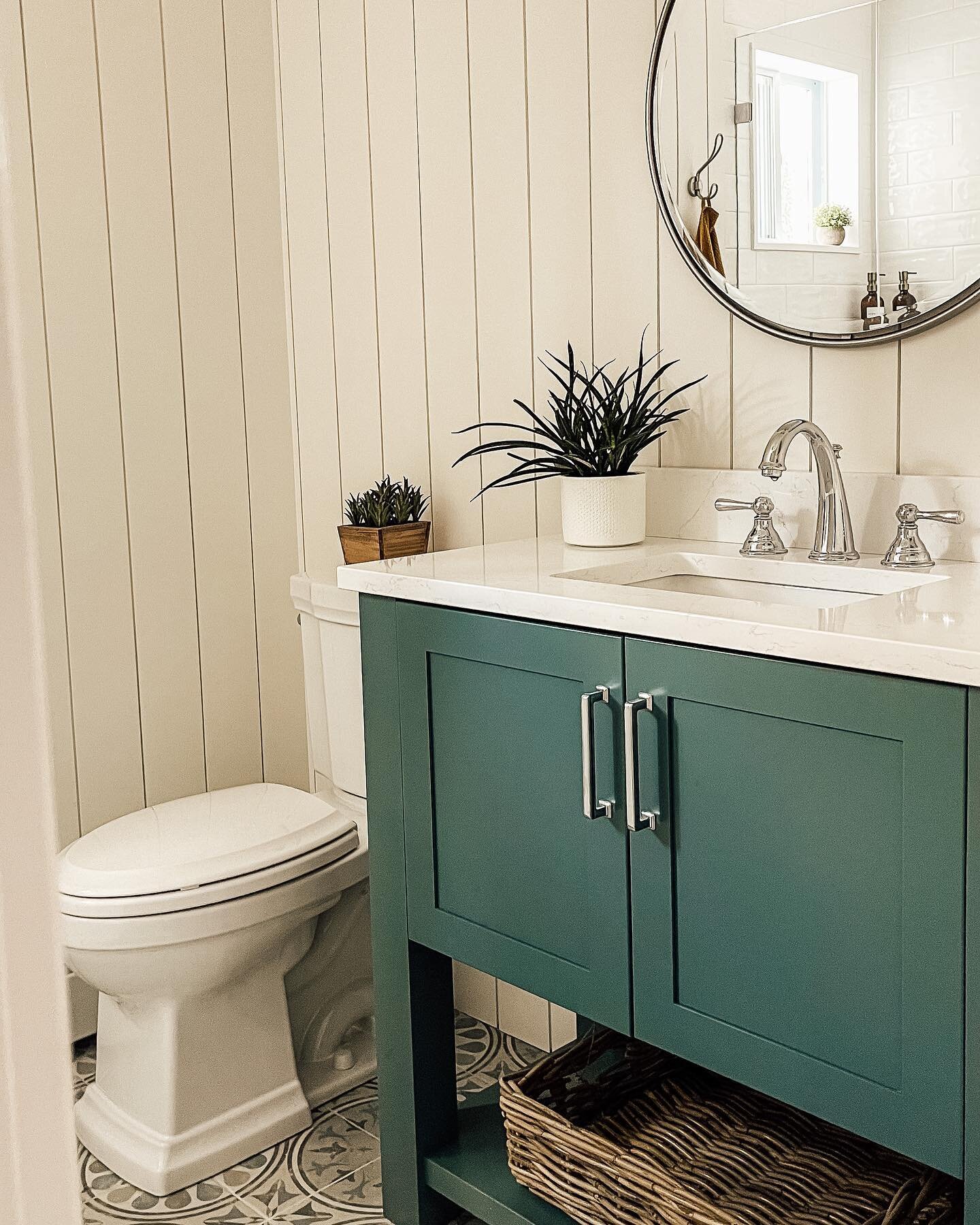 Happy Monday! Hope anyone local is bracing themselves for the storm! 

Today we are sharing the bathroom from #TheAshlandProject We transformed this powder bath/laundry into a full guest bath! We made a slider door in kitchen into a single door so th