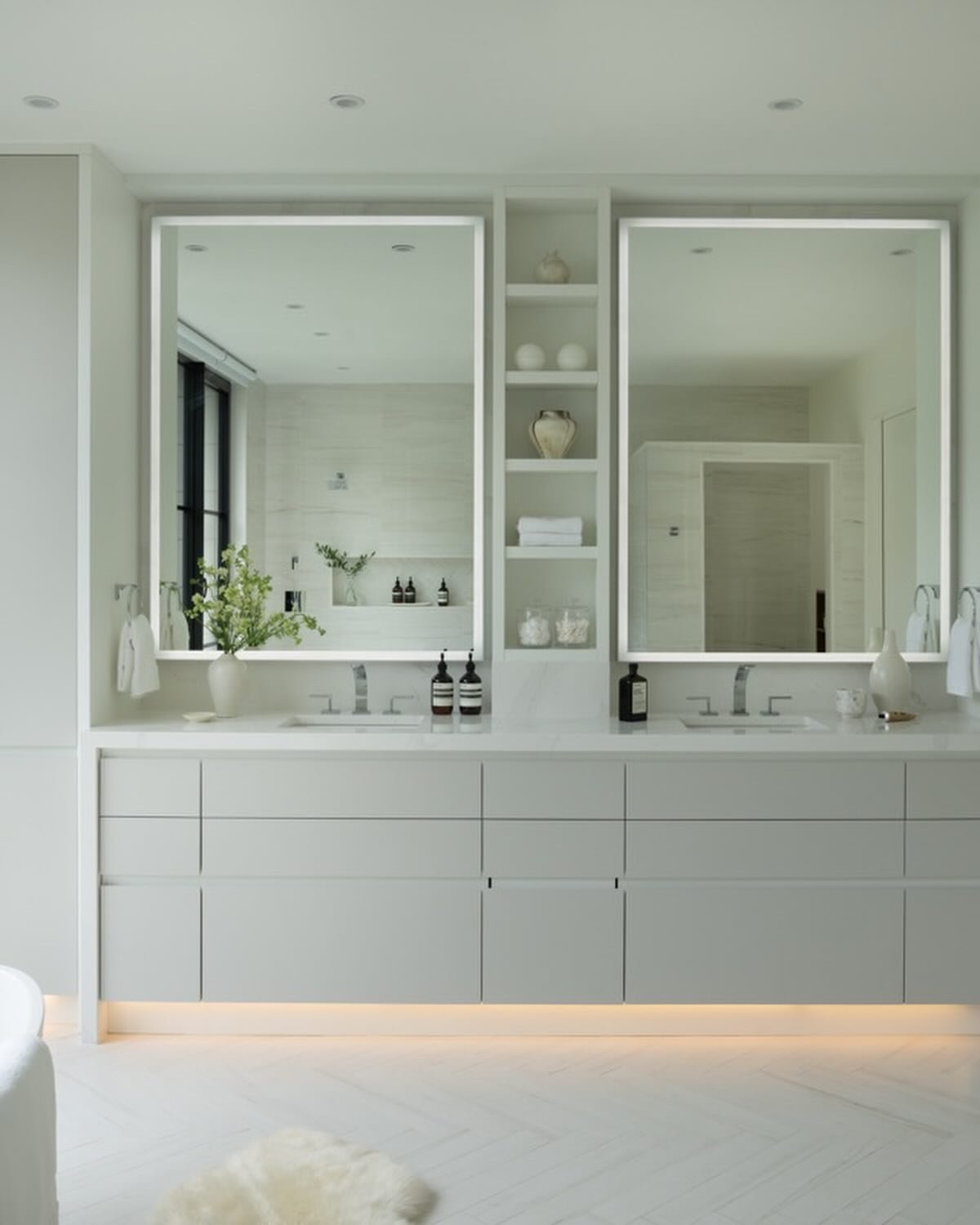 Open shelves: because hiding everything is overrated. It&rsquo;s where function meets a little showing off. Open shelves work in kitchens and bathrooms (for the curated, not cluttered look)&hellip;Swipe to see some examples from our work in our most 