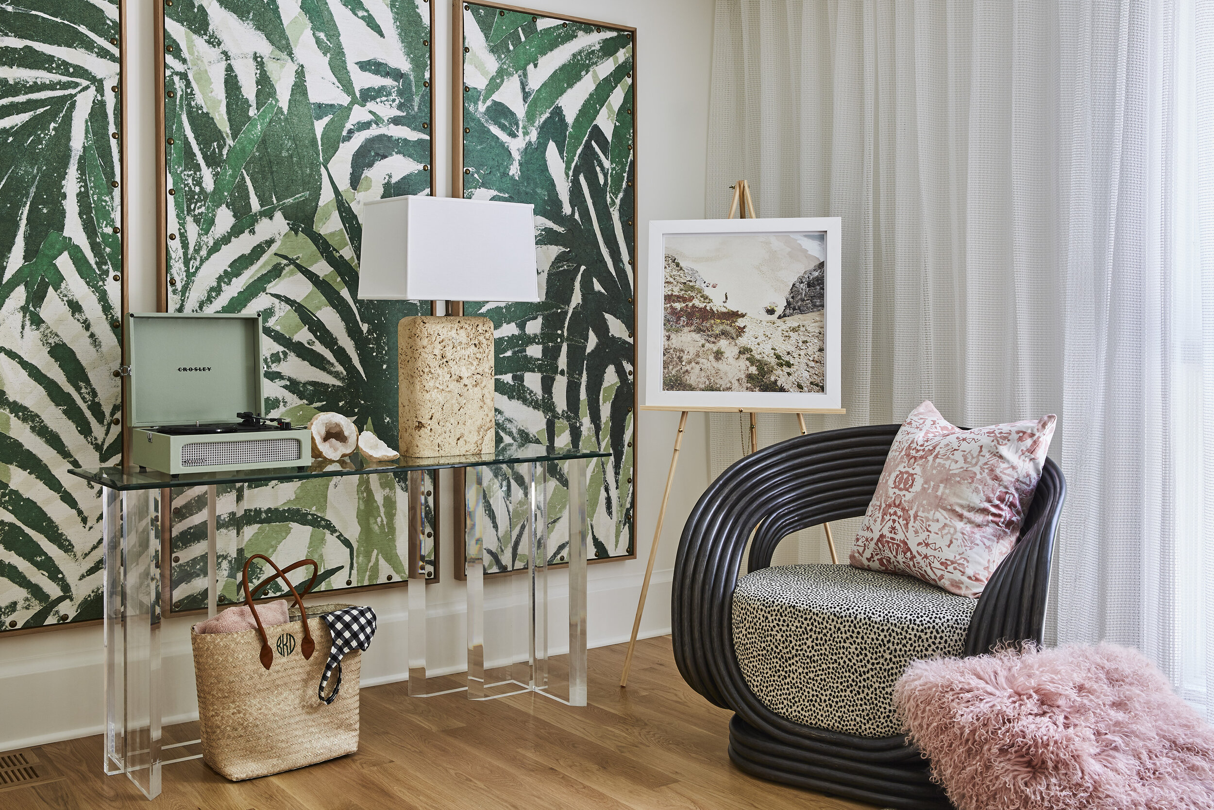 2019 modern styles showhouse bedroom console | buckhead, atlanta | kelly blackmon photography