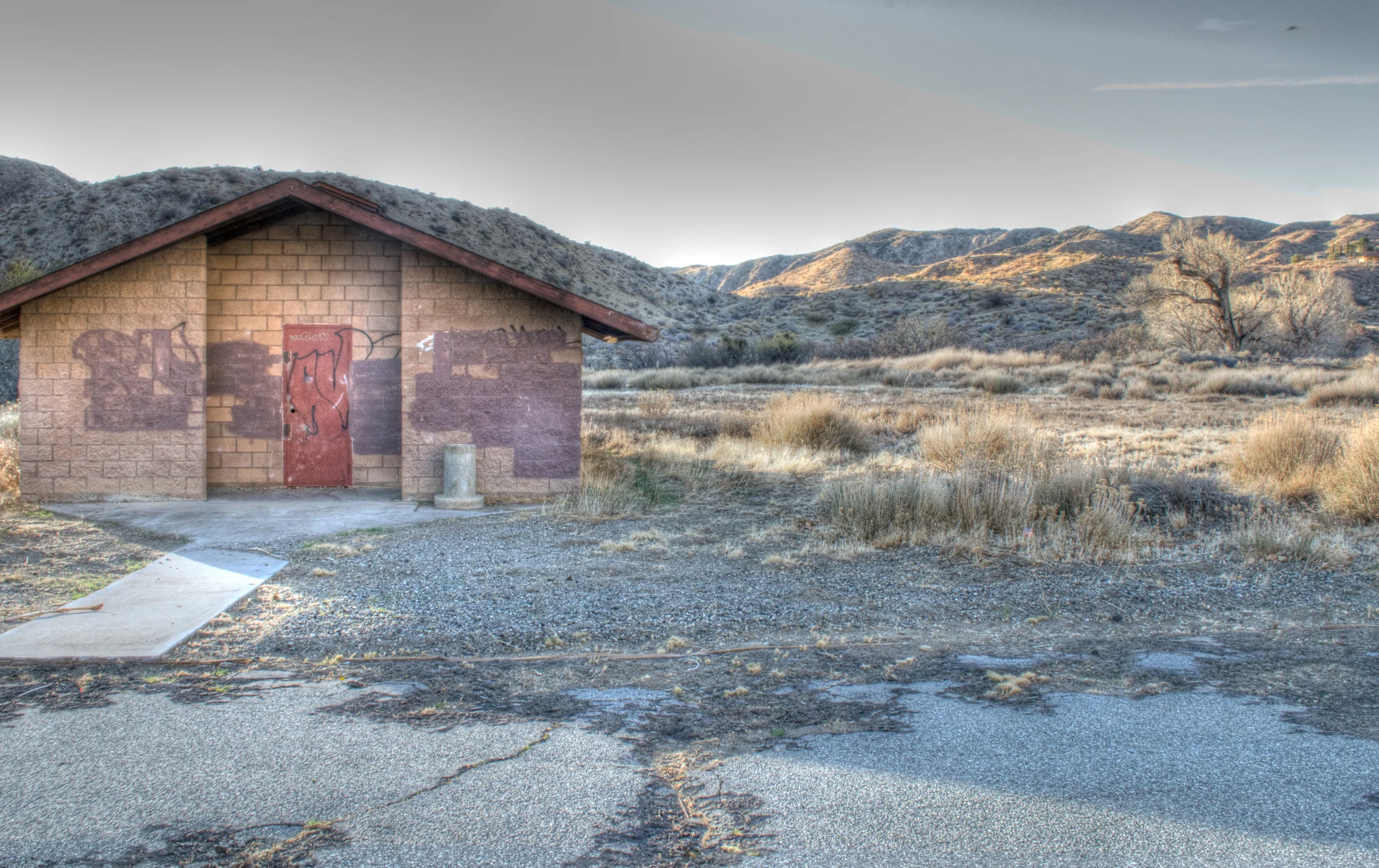  Abandoned bathroom in the desert 