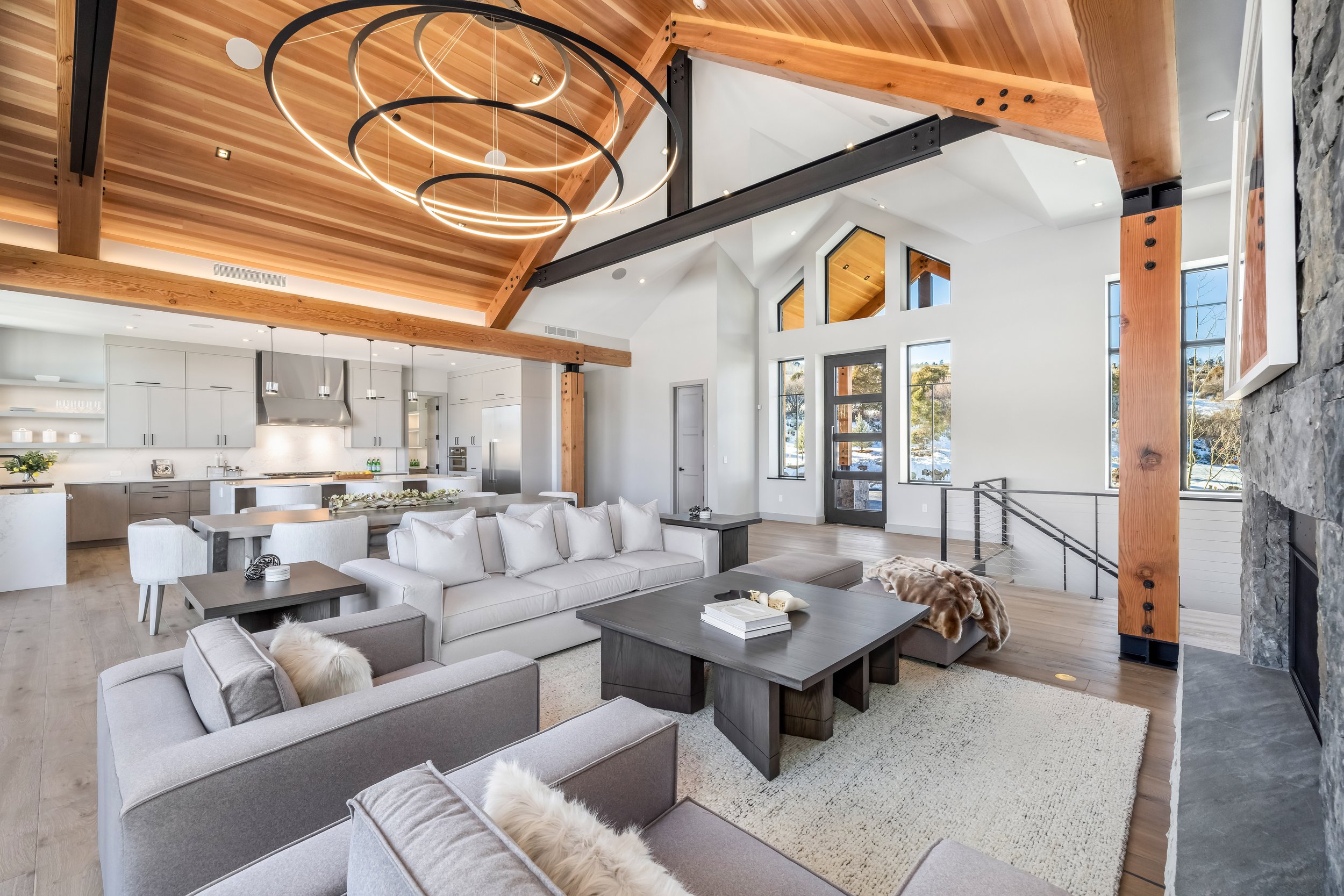 122 Saddle Rock
