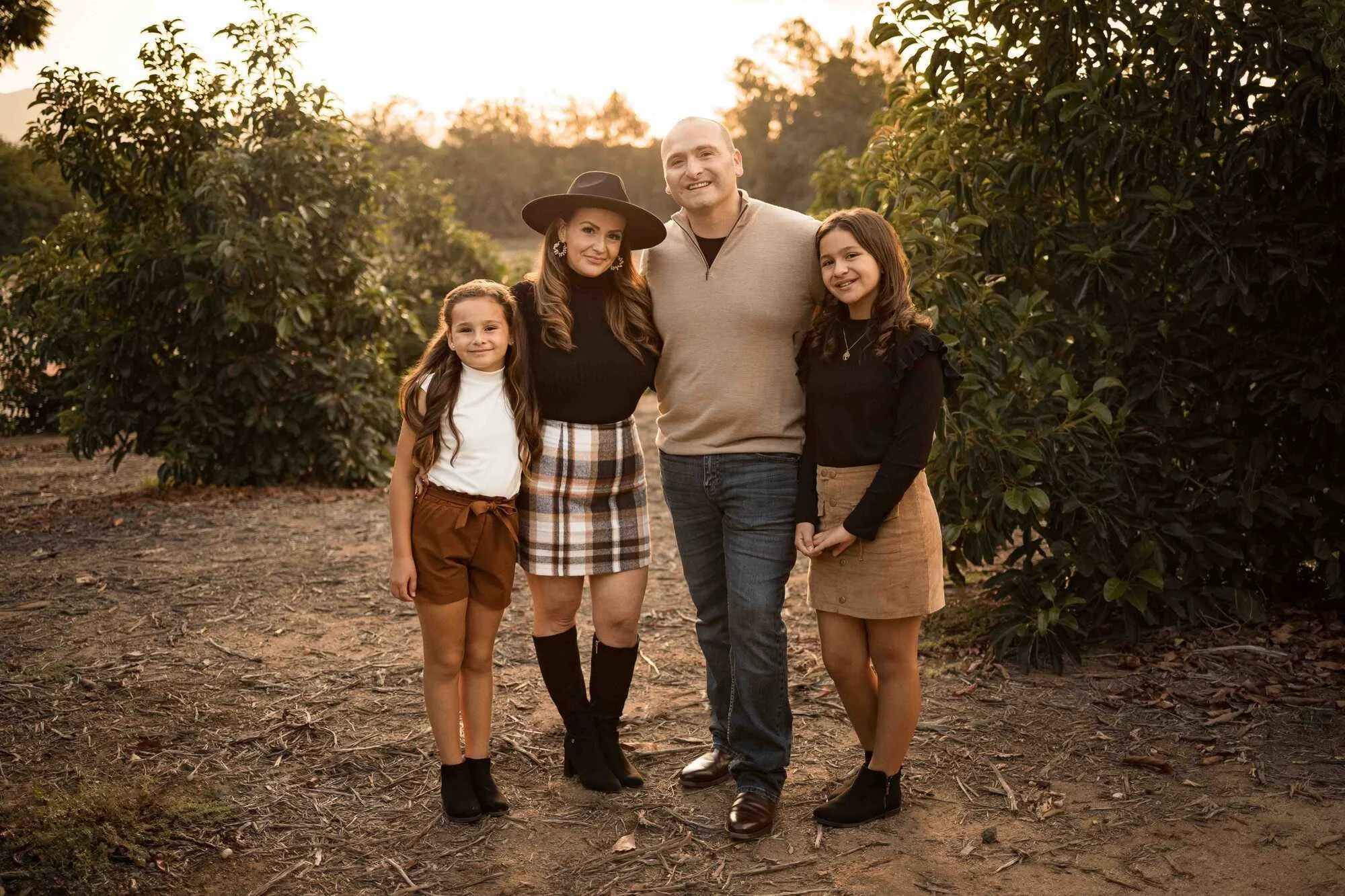 family-portrait-citrus-grove-sunset-california-citrus-park-riverside-ca.jpg