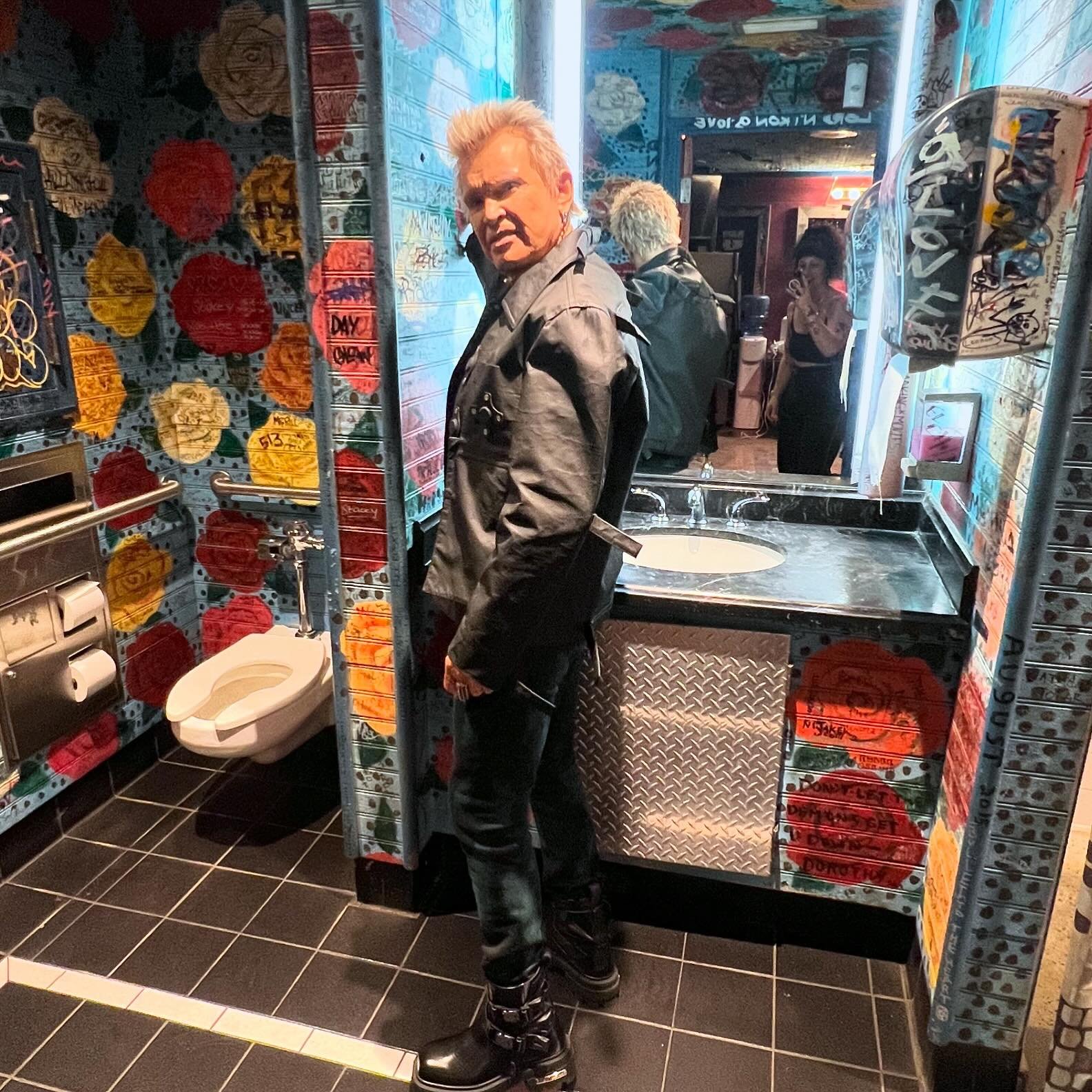 Caught @billyidol tagging the bathroom wall in the dressing room here at the @hobchicago . He&rsquo;s always getting into something!!! 😈😎⚡️