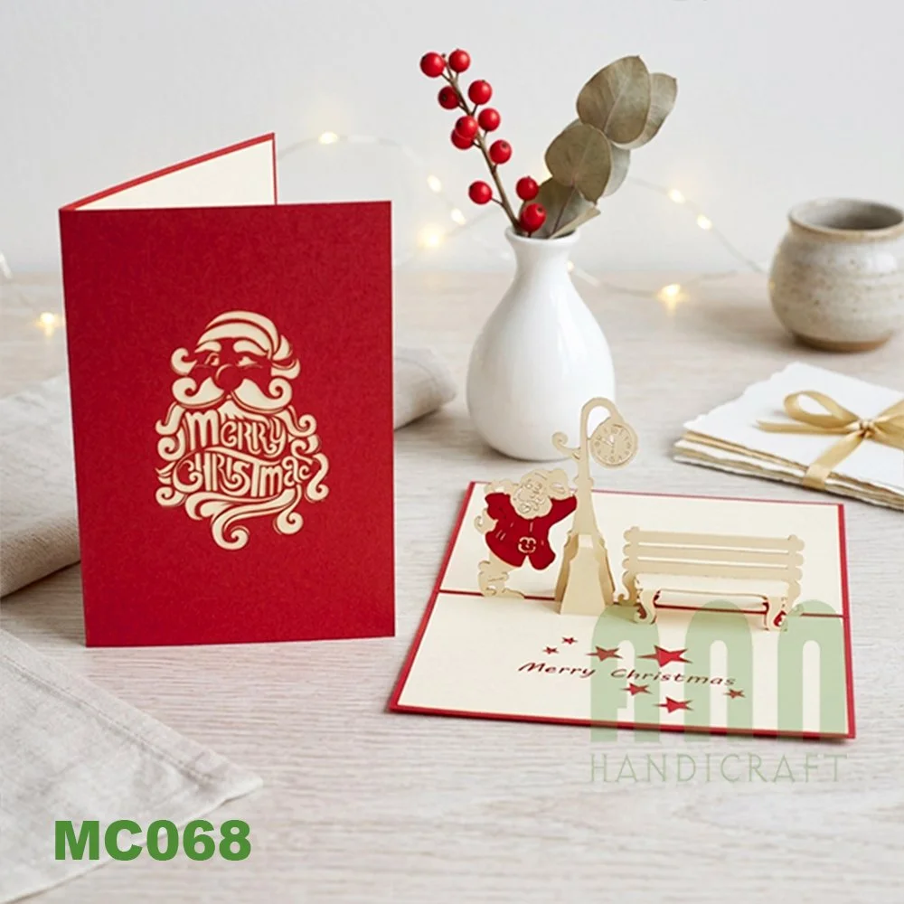 MC068_Santa-&-bench-08.jpg