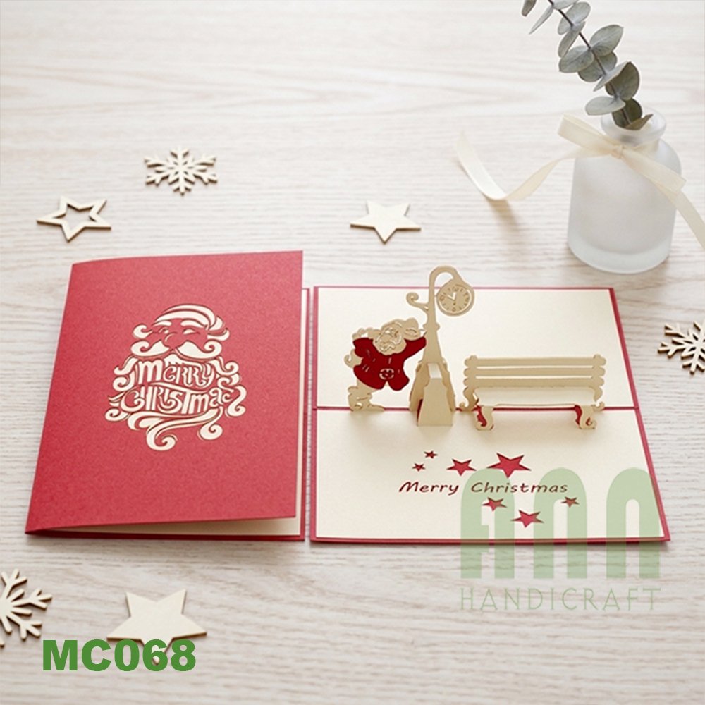 MC068_Santa-&-bench-07.jpg