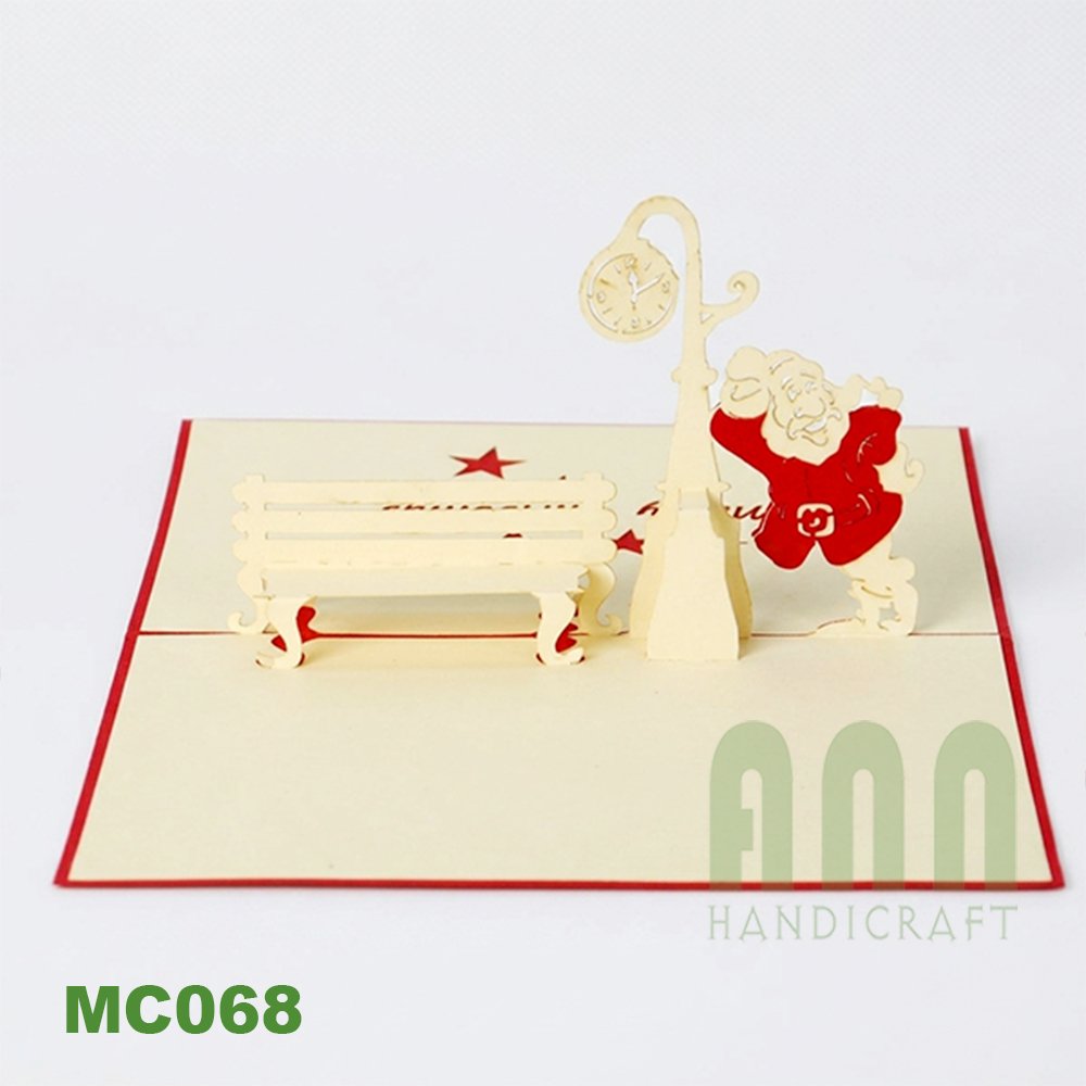 MC068_Santa-&-bench-03.jpg