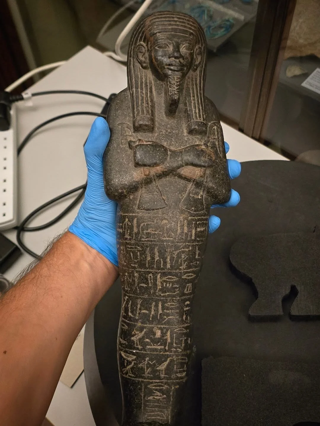 A real and very large shabti being 3D scanned last week at the wonderful @petriemuseum.