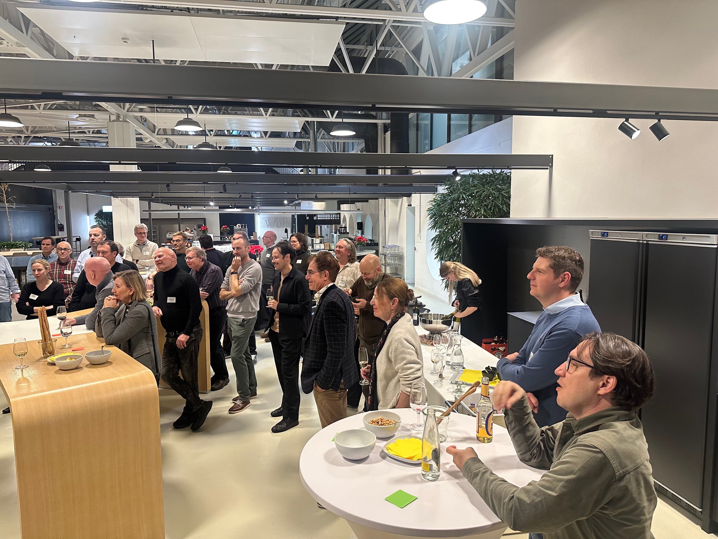 2025-11-27-uxMgmt-Vernissage - 3.jpeg