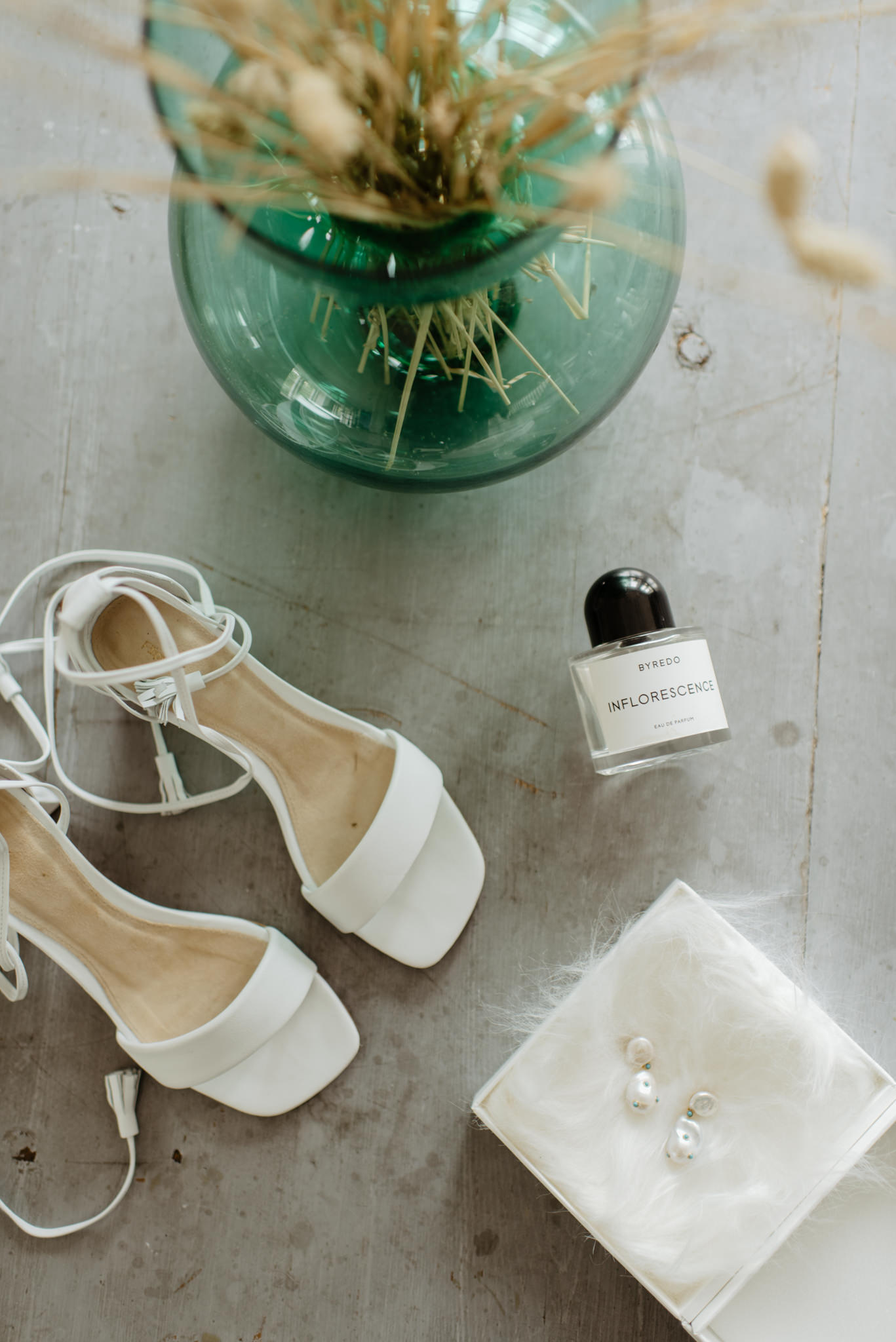 Bröllopsdetaljer från Filippa K, Byredo och Céline. Fotograf Aase Pouline.
