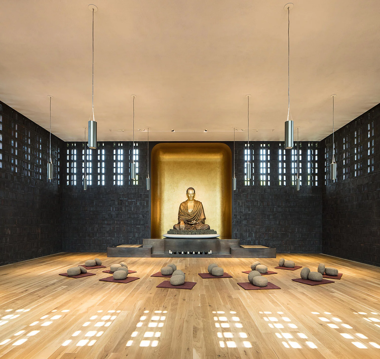 Vajrasana Buddhist Retreat / Walters & Cohen.