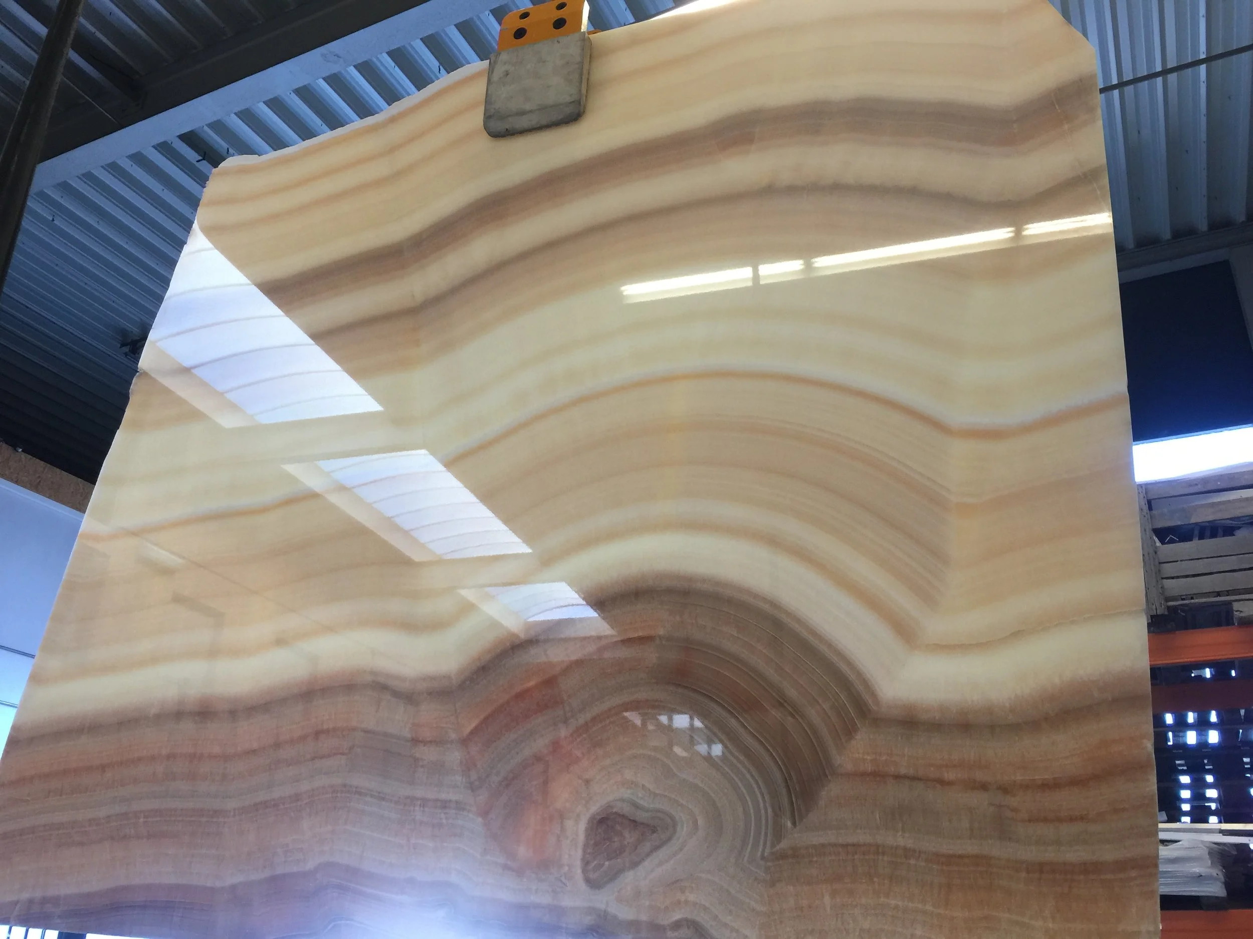 Onyx open boek verzaagd