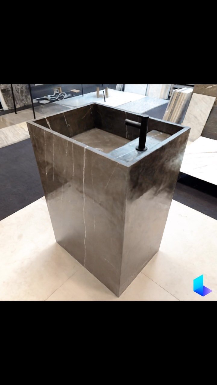 Marble Pilar Bathroom top..
#luxebadkamer #interieurdesign
#bathroominspiration #interiordesign #luxuryinteriors #marmer #naturalstone #naturalstoneinspiration
#naturalstonedesign#marble#marbleinterior#marbledesign
#marblebathroom#marbleinterior#uxur