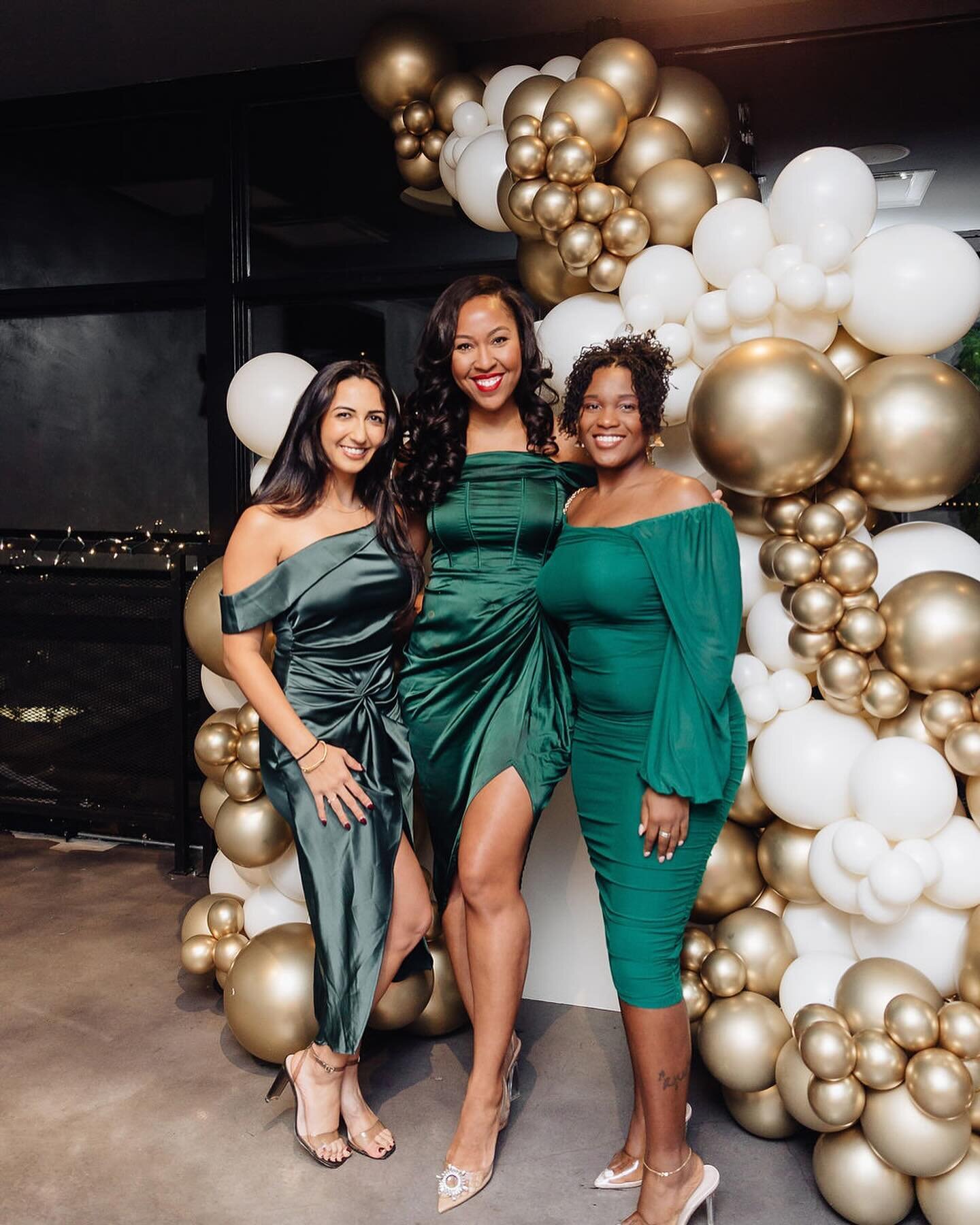 High Earning Housewife weekend in Dallas ✨

I absolutely LOVE connecting with women online but there is something truly special about being in-person!

Stay tuned for what we have in store for 2024! God is AMAZING!

✨ Decor: @artplusink 
📸: @theretr