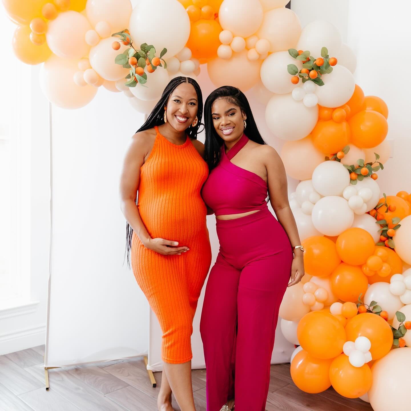 Two little cuties are on the way &amp; they are already so LOVED 🍊🍊

#twinpregnancy #twins #babyshower #blacklove

📸: @theretropenguin