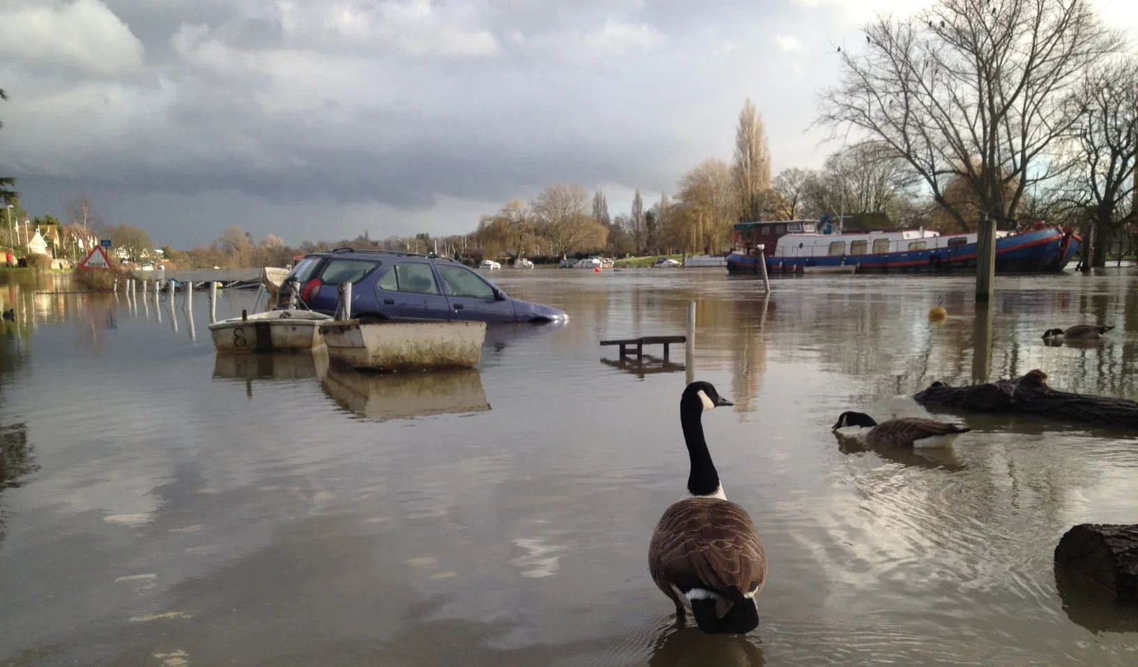 Communities and flooding - a new approach