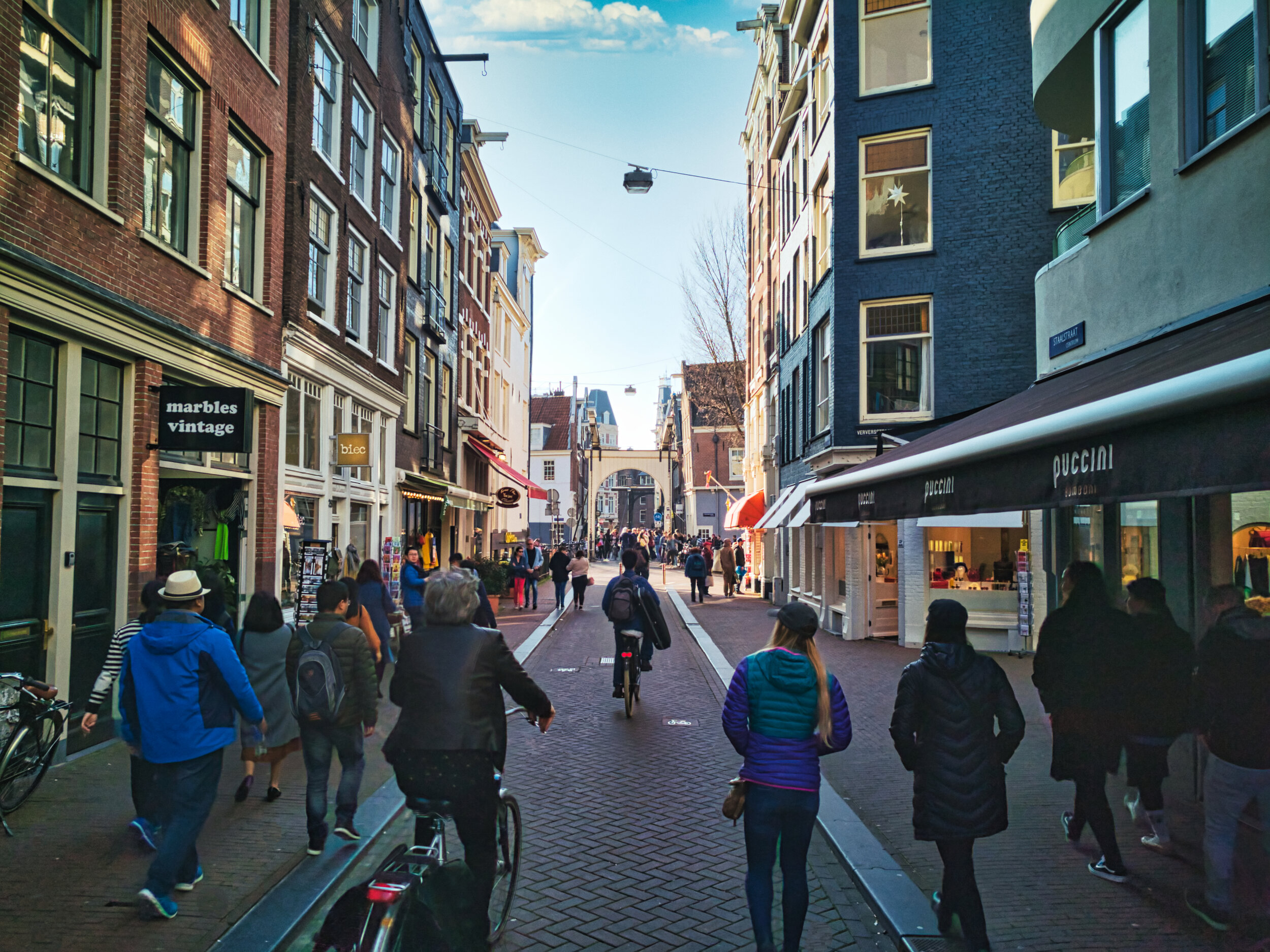HDR Amsterdam Street  port.jpg