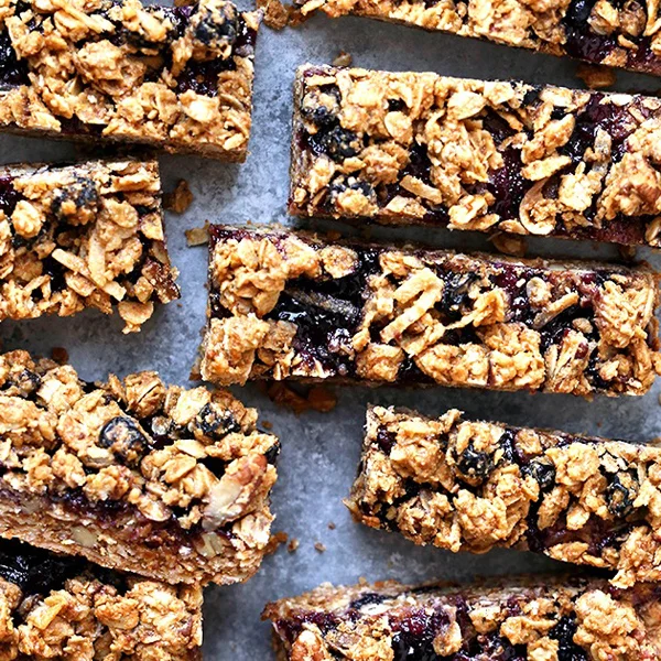 BLUEBERRY+GRANOLA+BARS.jpg