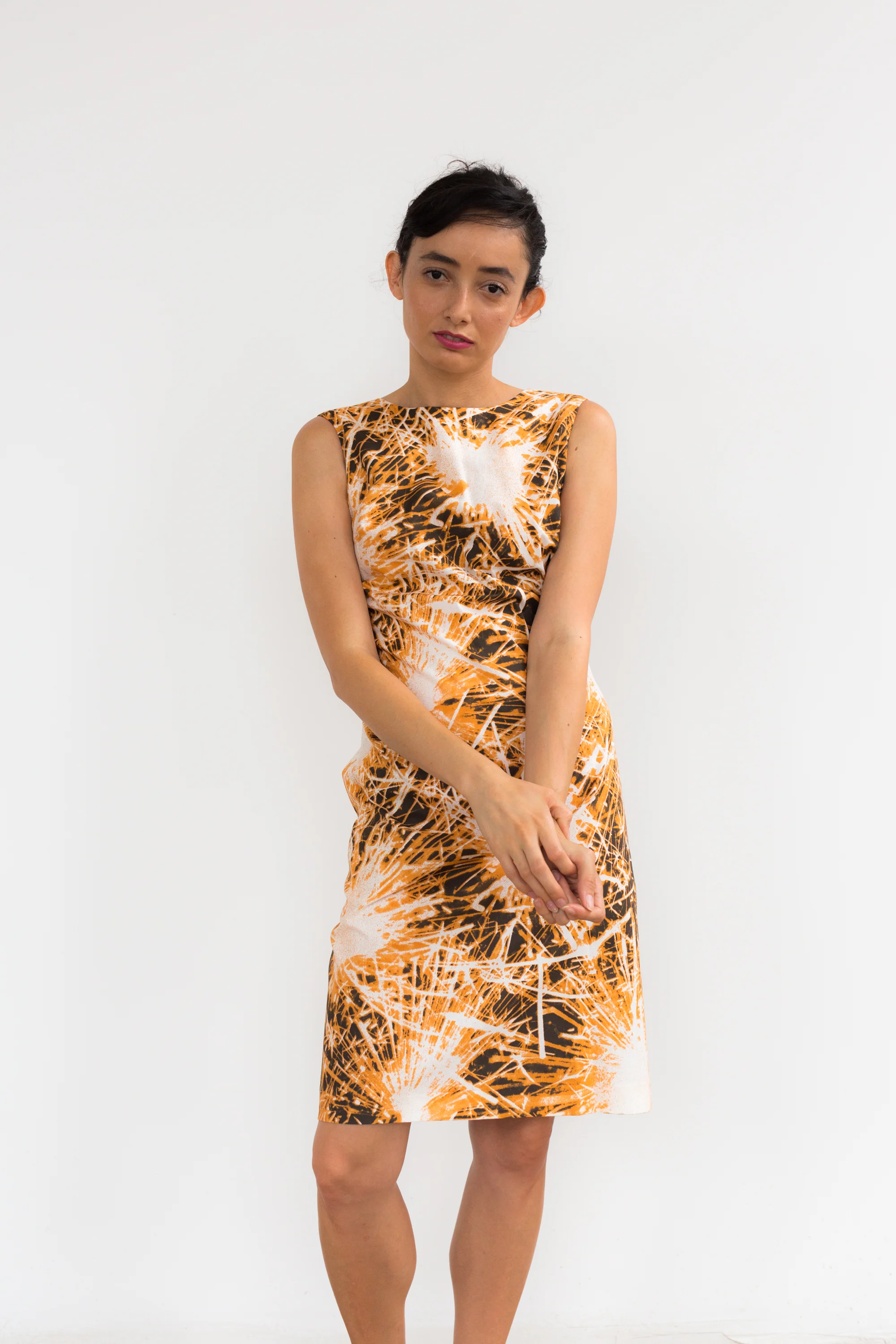 language-of-the-birds-fireworks-holomu'u-sophisticated-sheath-Hawaiian-tropical-beach-asian-dress-ethical-textile-print