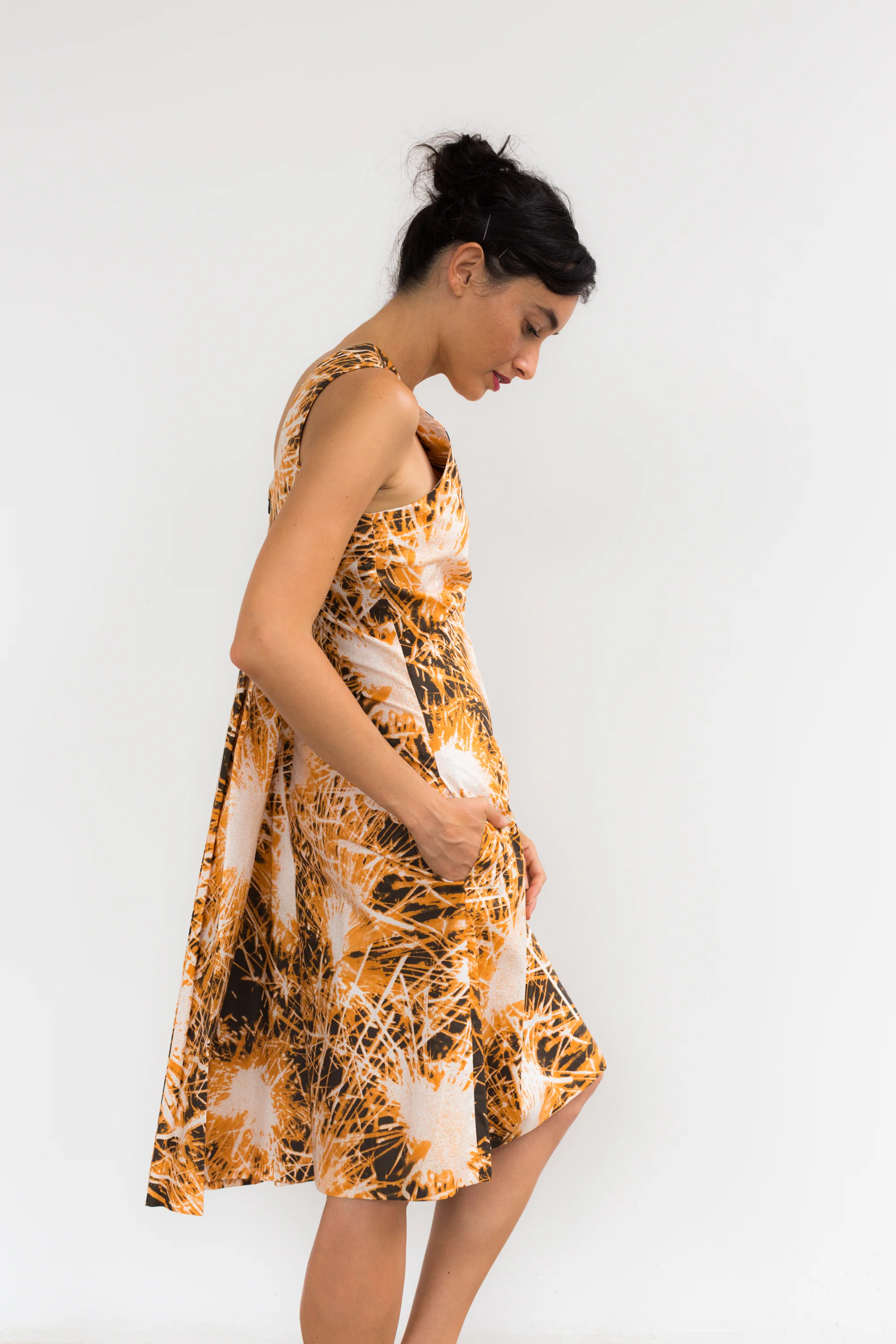 language-of-the-birds-fireworks-holomu'u-sophisticated-sheath-Hawaiian-tropical-beach-asian-dress-ethical-textile-print-3