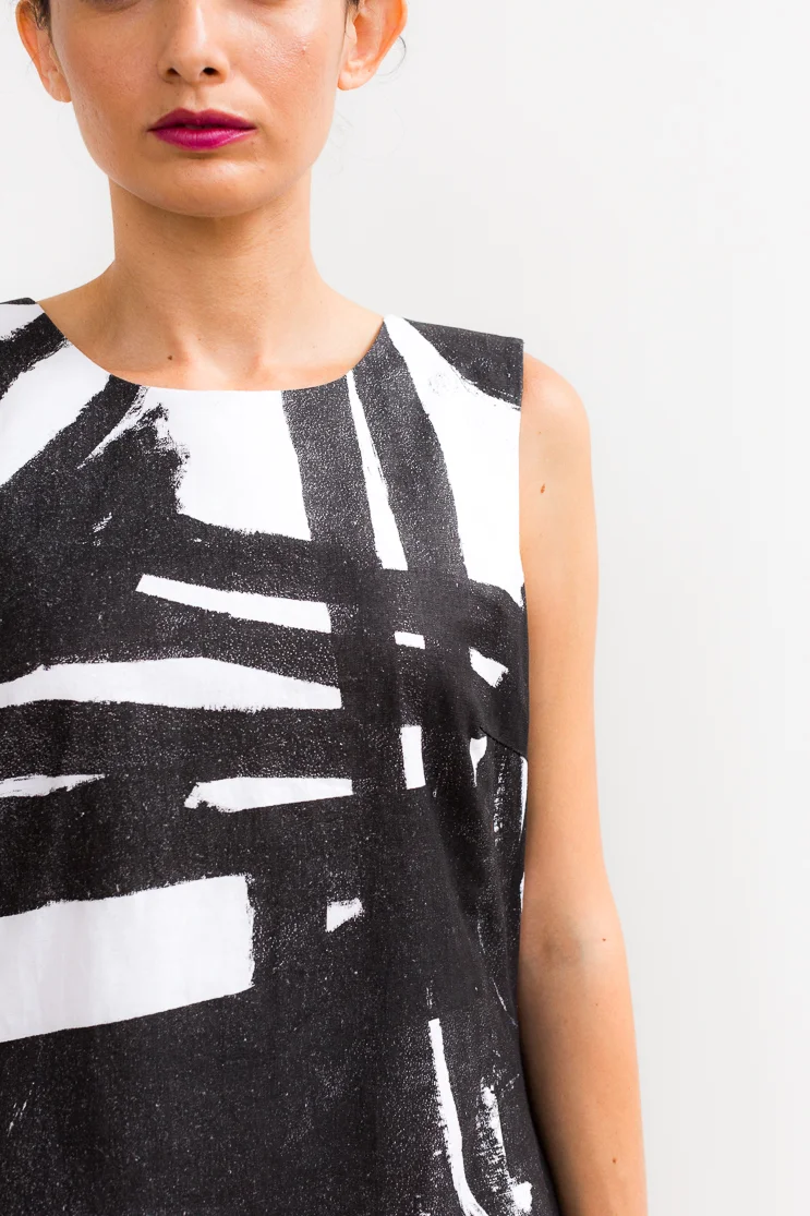 language-of-the-birds-westbeth-watteau-holomu'u-modern-Hawaiian-tropical-beach-dress-black-white-print-1