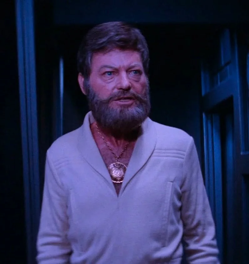 Caption this 🕺🪩
leaguepodcast.com/startrek 🖖 #discodee