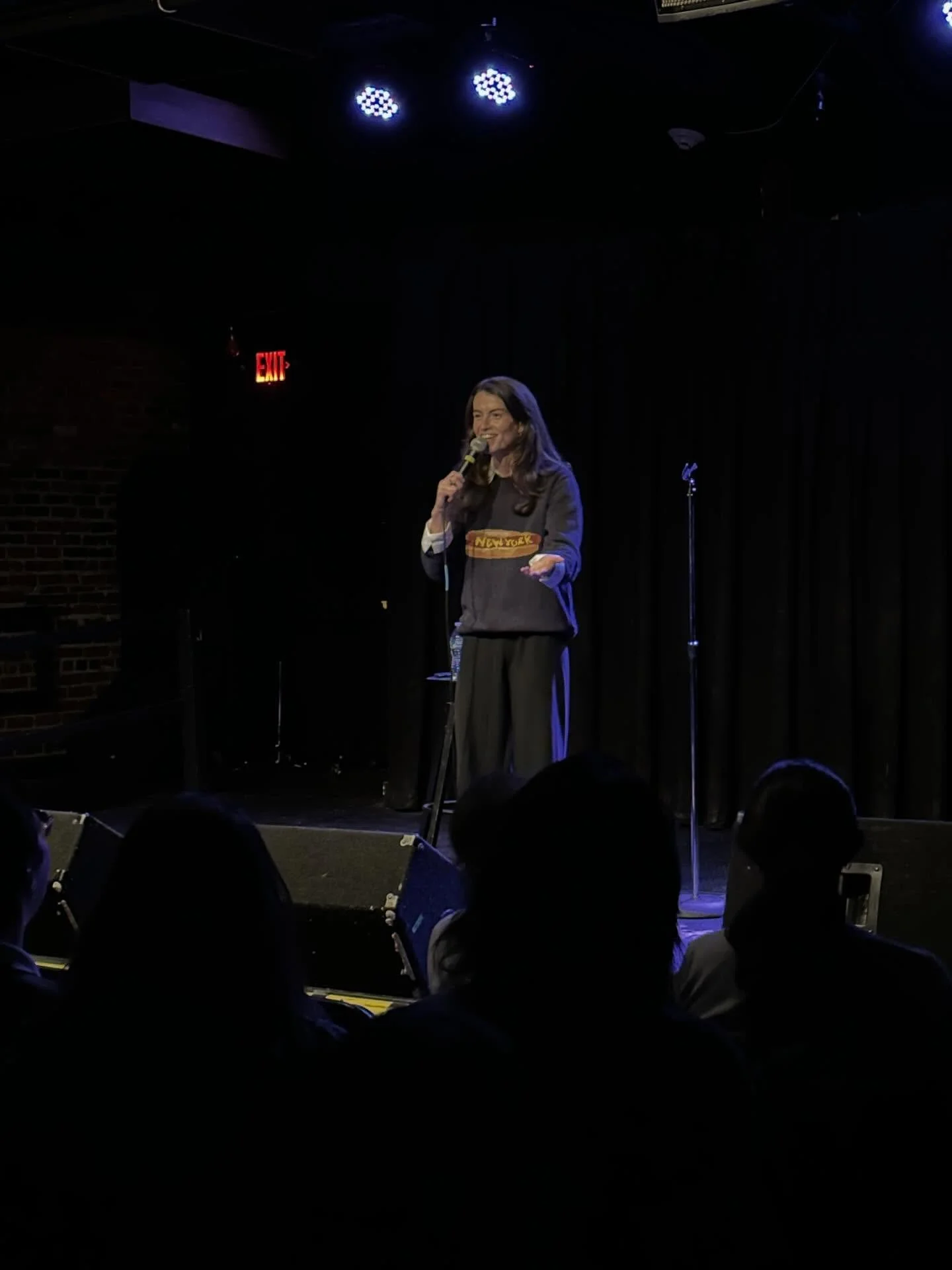 Had a blast last night with @lizabanks11 and friends @max_headgear &amp; @kikimoonlight at @deepcutsrocks for @bbpshows! 🥪 🍺 🖤💛