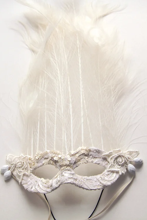 WHITE QUEEN_2.jpg