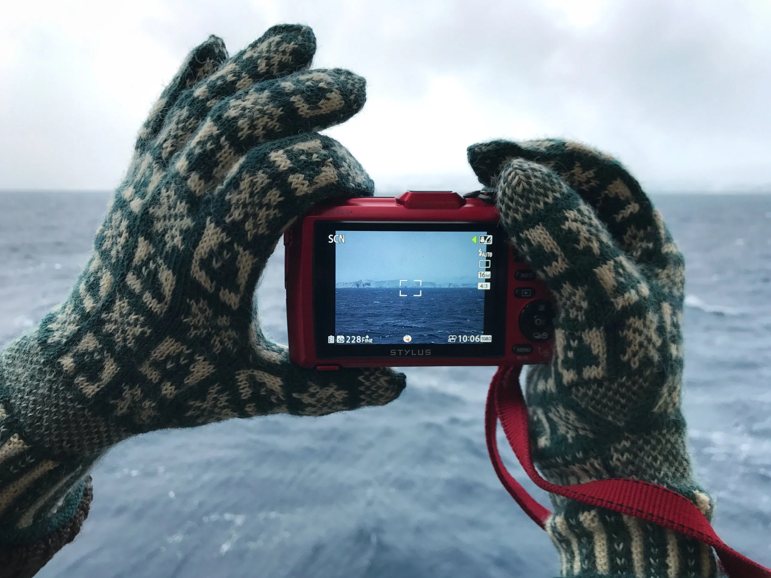 Winter Sanquhar Gloves Antartica.jpg