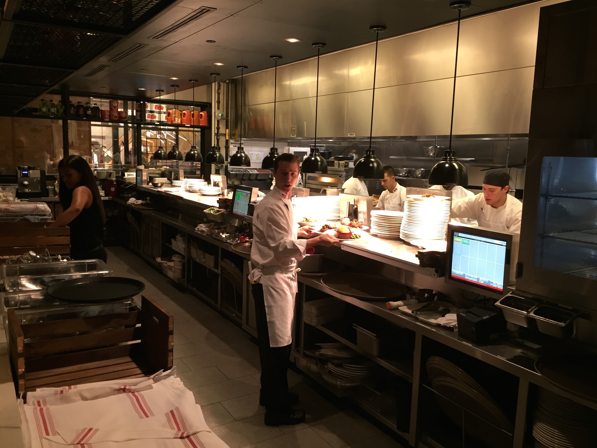 Dining at Dadeland: Earls Kitchen + Bar — MiamiHal - the smart move in