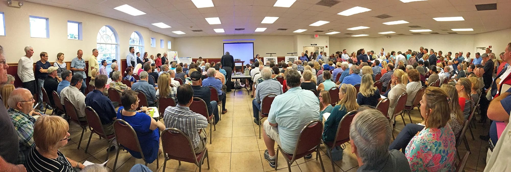 01PT-hal_CrowdsatMeeting.jpg