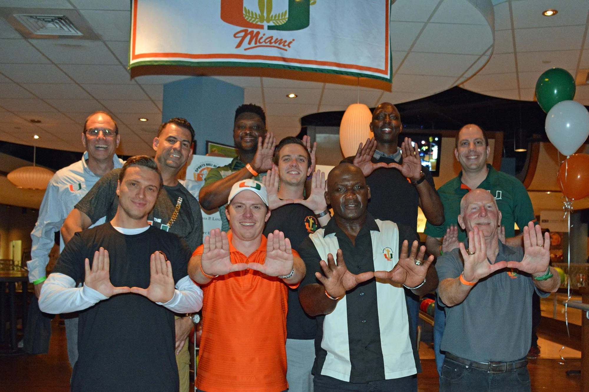 05PT-hal_UMallStars.jpg