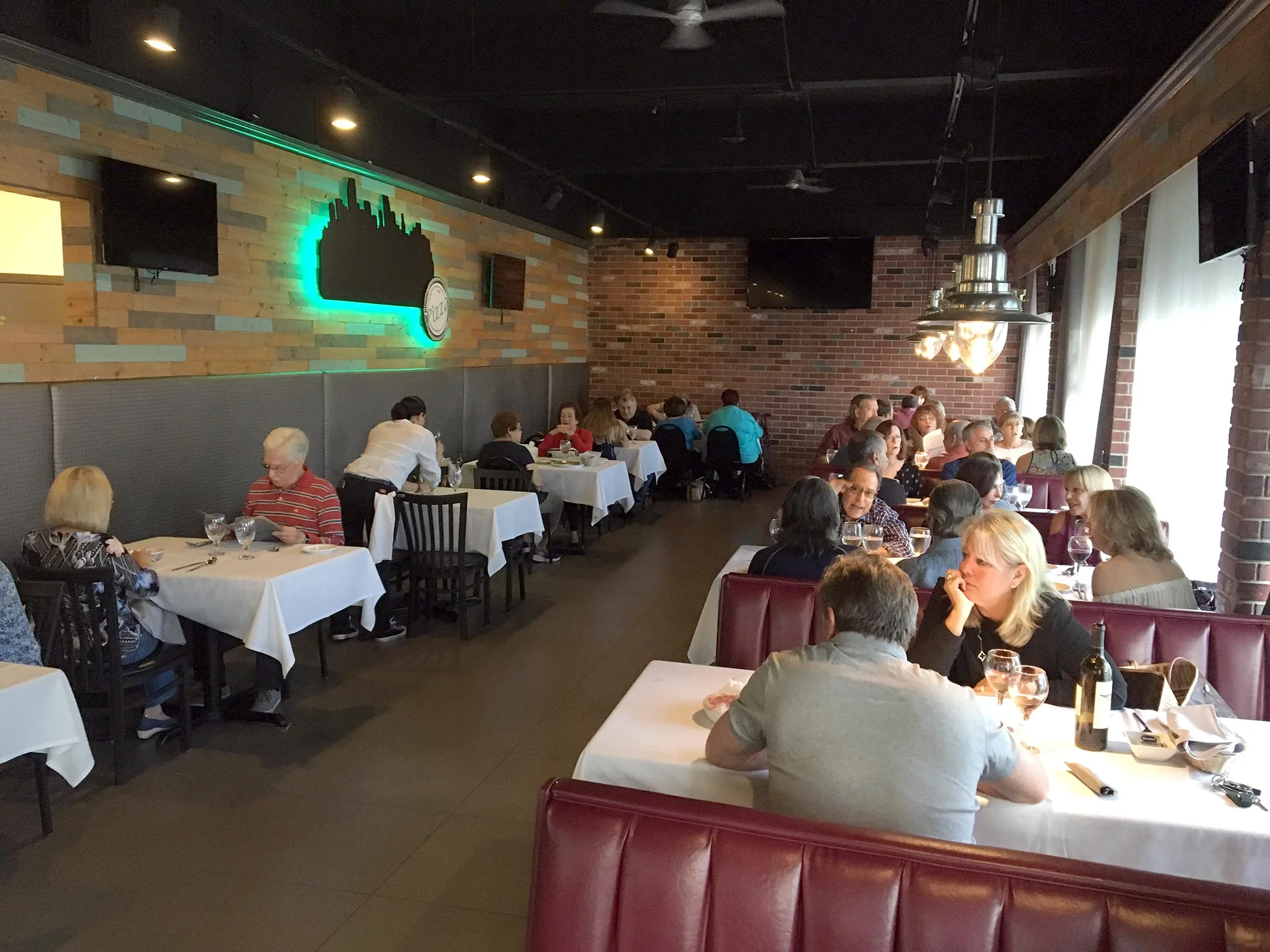 02PT-hal_InsideDining.jpg