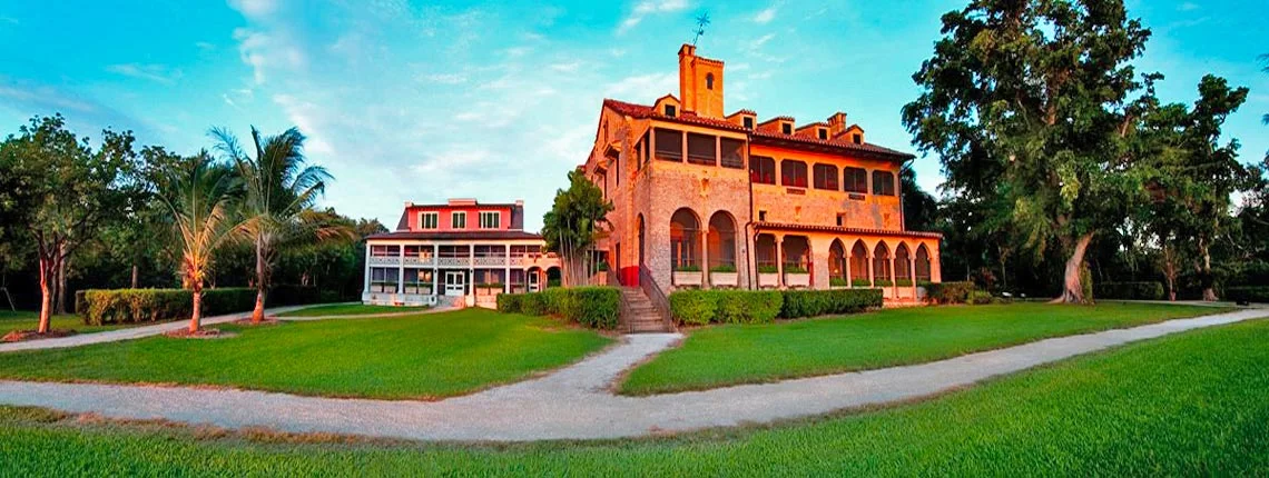 01PT-hal_DeeringEstateGrounds.jpg