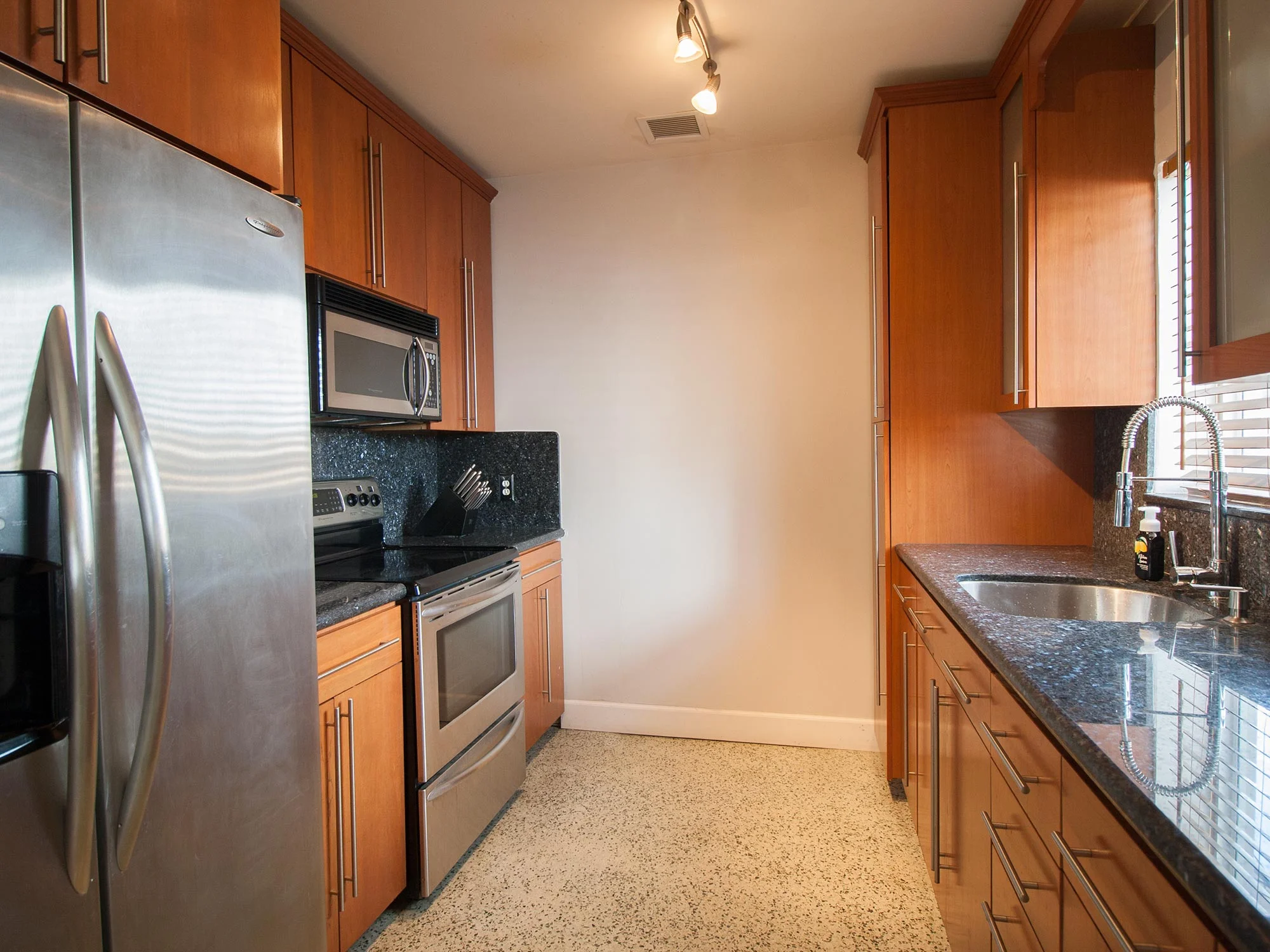 06_Kitchen.jpg