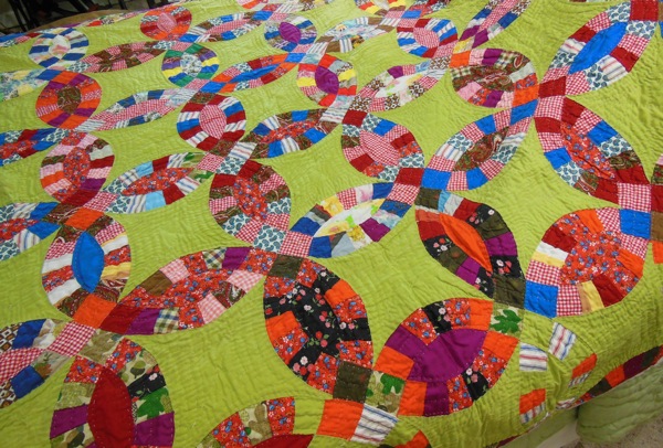 Lime Double Wedding Ring Twin quilt at Bluebird Gardens USA