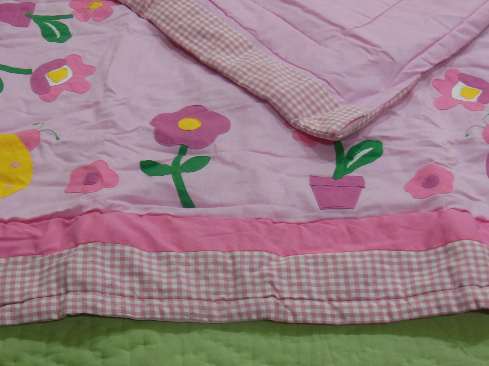 Flutterbies Baby Crib Quilt bottom.jpg