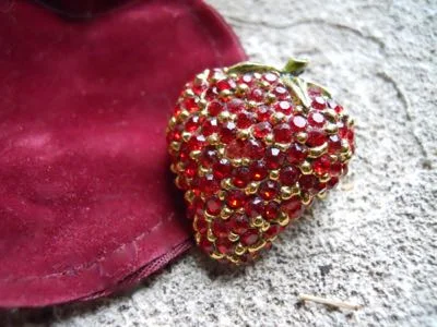 Vintage Strawberry pin from Bluebird Gardens USA