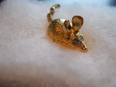 Vintage mouse pin.jpg
