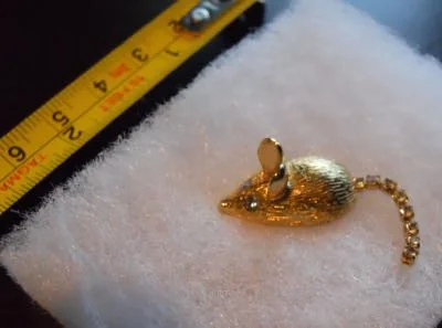 Vintage mouse pin size.jpg