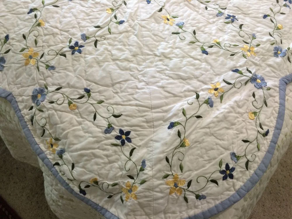 Floral Wedding Ring Lap Quilt at Bluebird Gardens USA