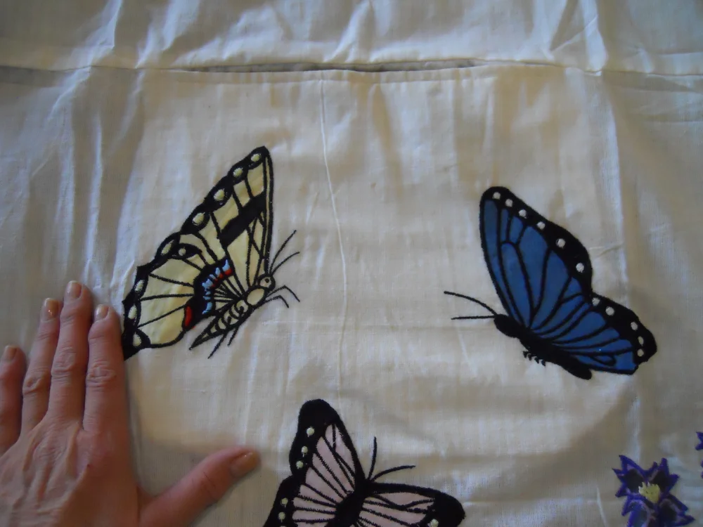 Butterfly apron front pocket.jpg